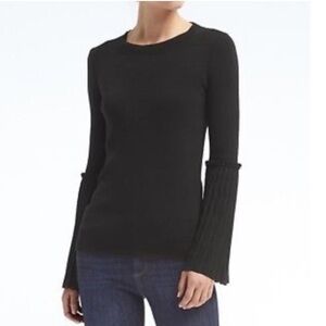 Banana republic black bell please sleeves blouse v neck